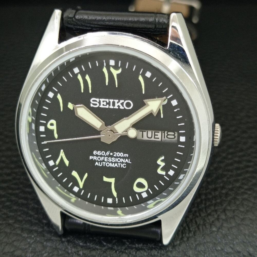 Vintage 1982 Seiko Automatic Mens Silver Watch W/daydate & Green accents - Picture 3 of 10